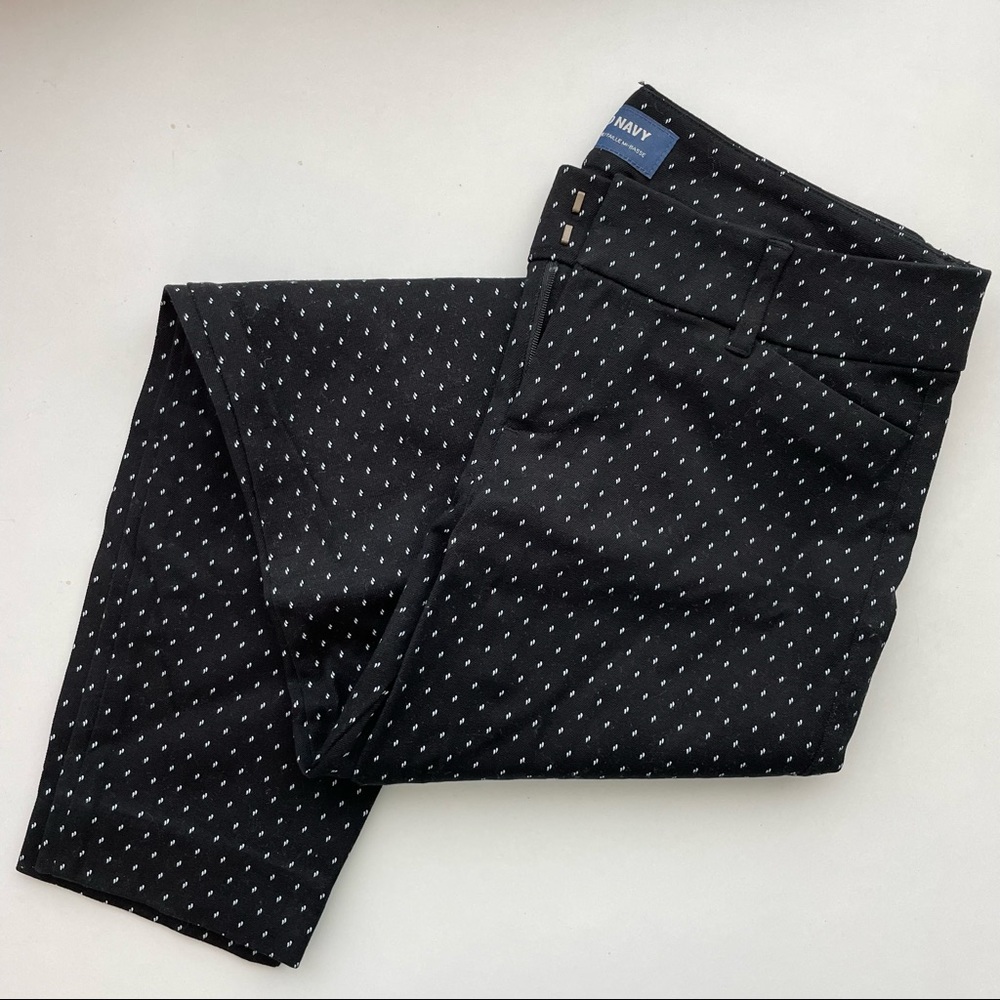 NWOT Old Navy Pixie Mid-Rise Pants